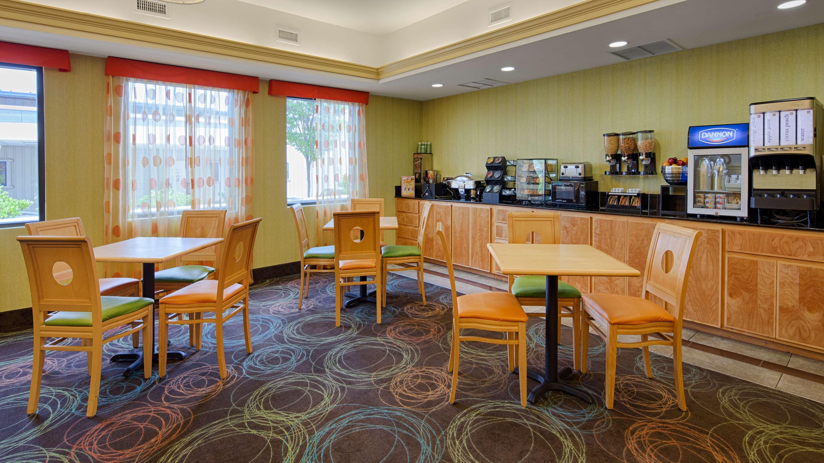 Best Western Plus Glen Allen Inn Ngoại thất bức ảnh